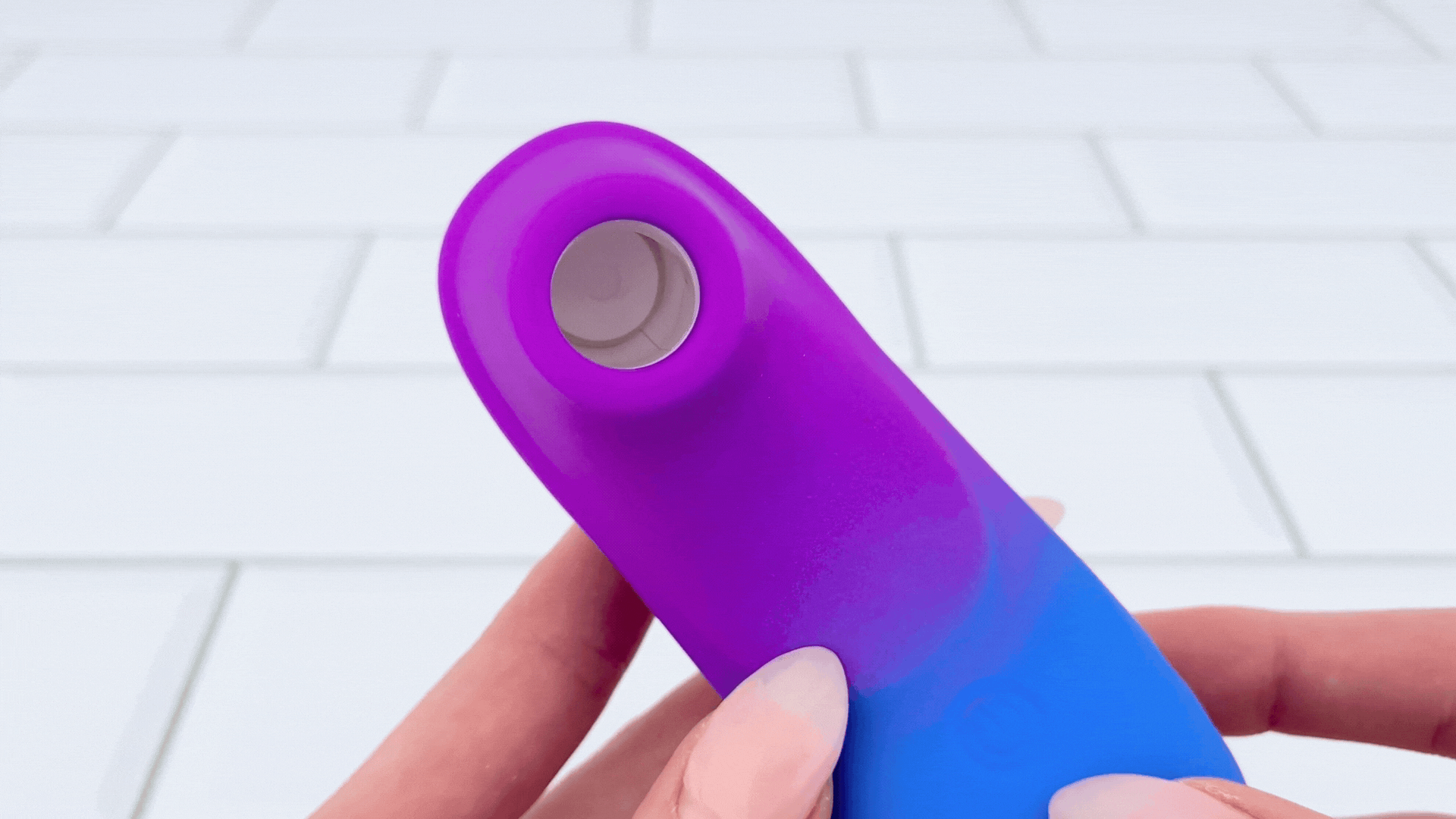 Aurora Rechargeable Air Pulse Clit Stimulator - Feels Like Clit Kisses!