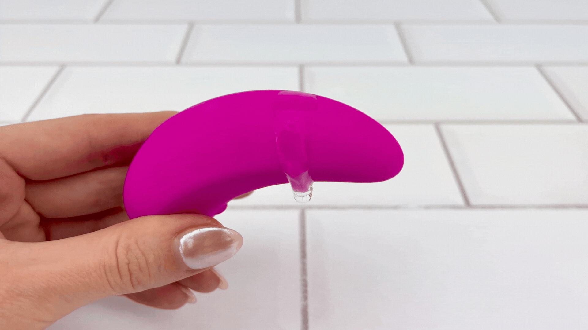 Contour Curve Rechargeable Silicone Clit Stimulator
