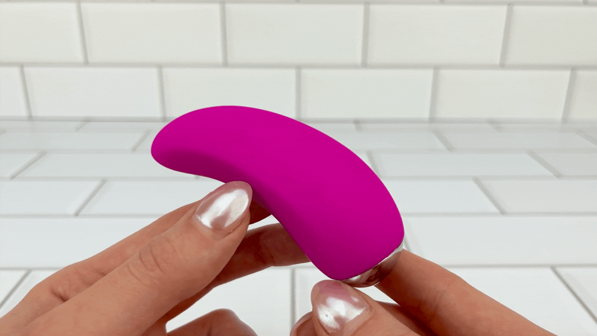 Contour Curve Rechargeable Silicone Clit Stimulator