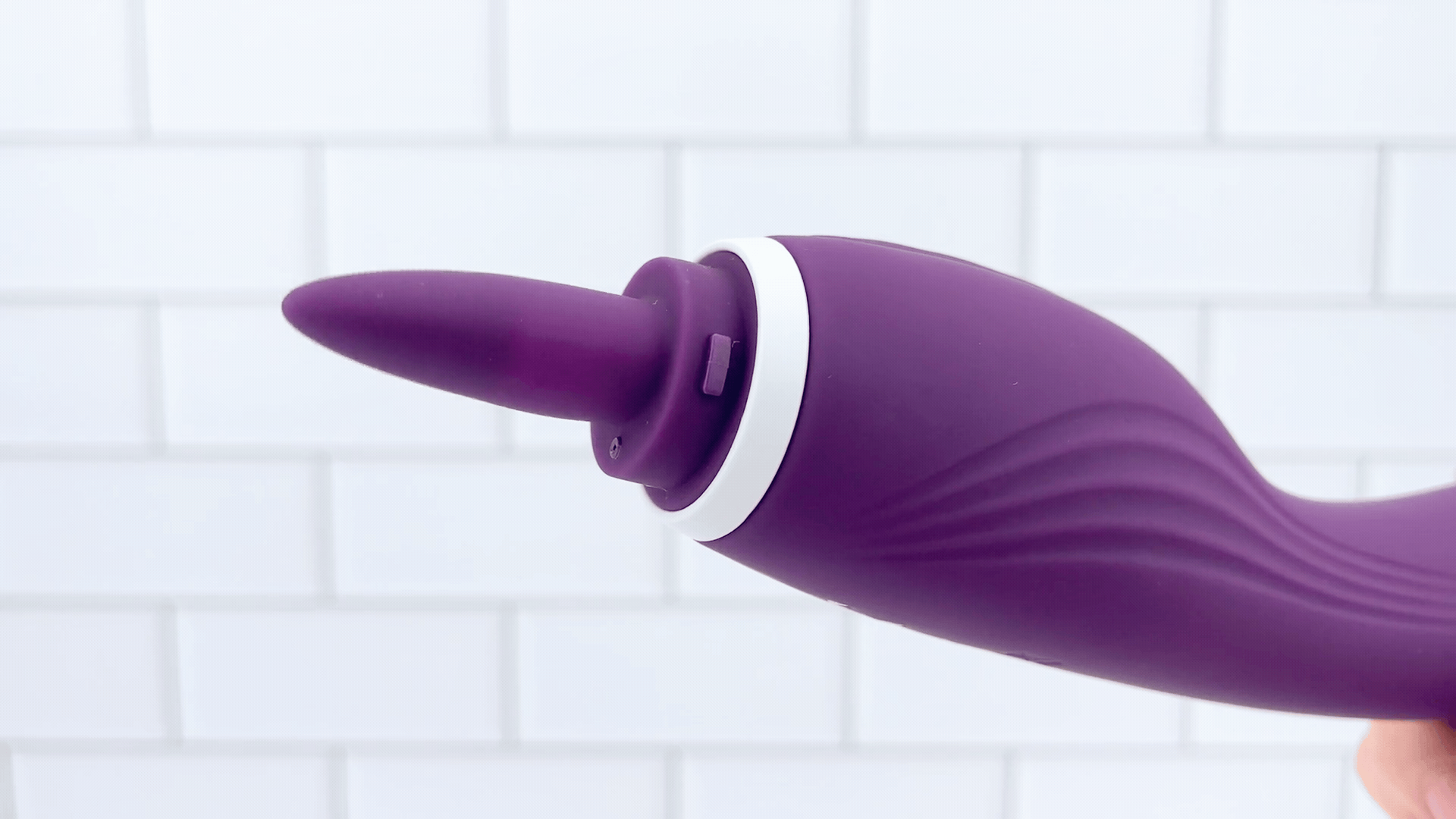 Ultimate Tongue Licker - Powerful Dual-Ended Vibrator & Sucking Tongue!